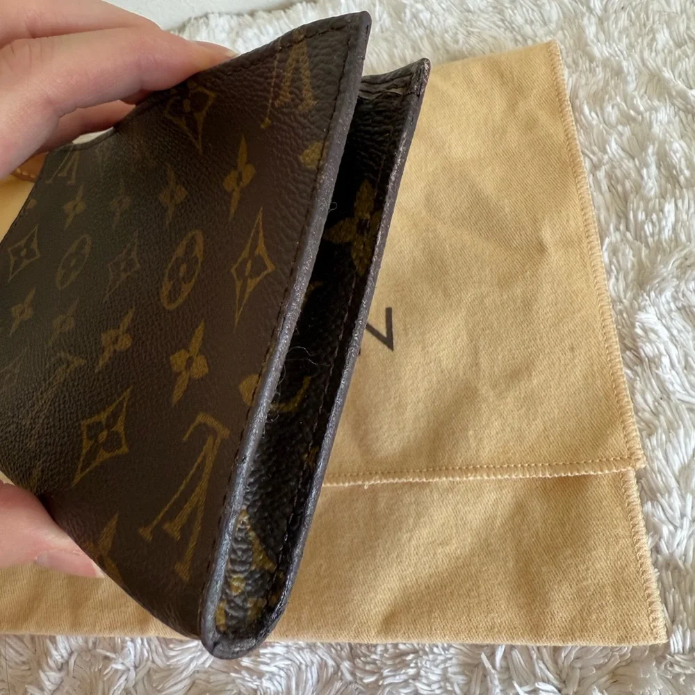 Louis Vuitton Monogram Bucket GM Pouch, COA - Picture 5 of 13